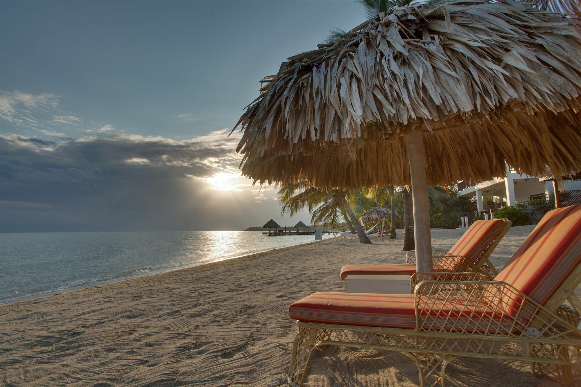 Almond Beach Resort And Spa Dangriga Exterior photo