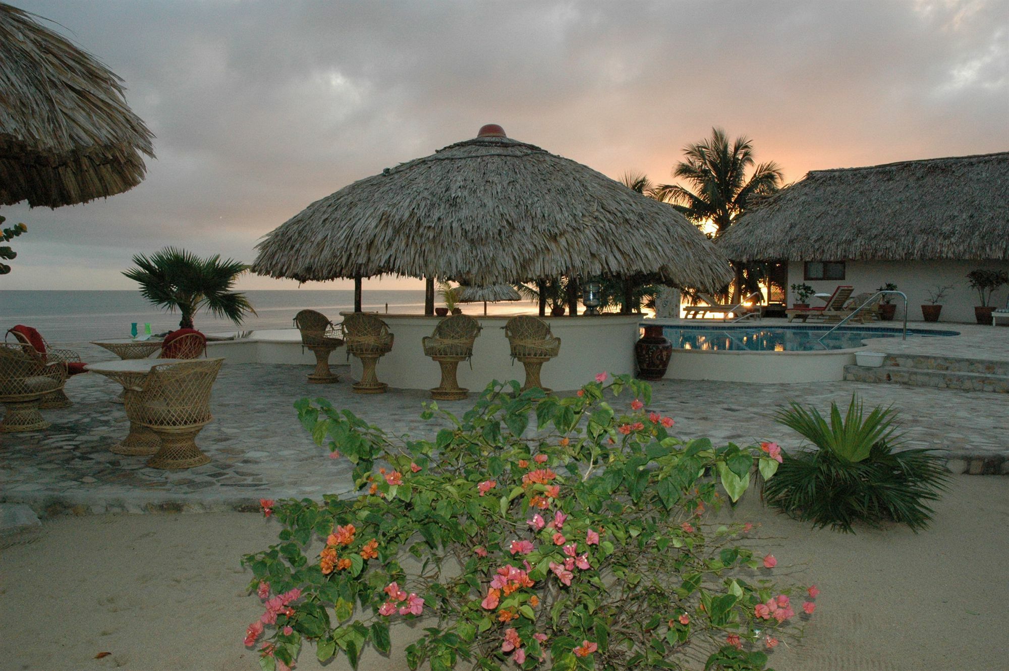 Almond Beach Resort And Spa Dangriga Exterior photo